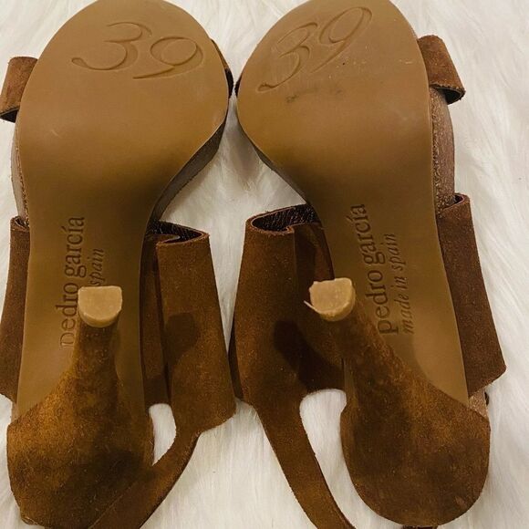 Pedro Garcia 'Pixie' Brown Suede Slingback Heels - Picture 8 of 8